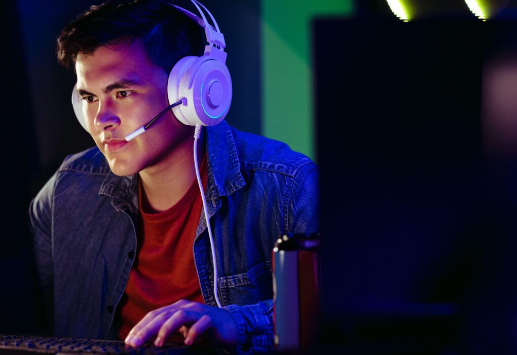 Fusión de arte ancestral y tecnología contemporánea en videojuegos que evocan paisajes y leyendas ecuatorianas videojuegos